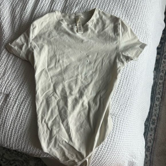 SKIMS Cream Bodysuit - Picture 1 of 3